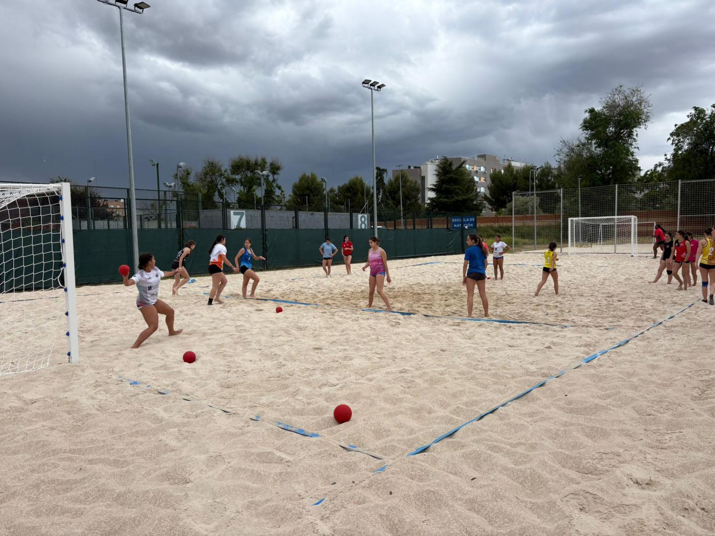 Madrid ya conoce sus rivales en el CESA de balonmano playa