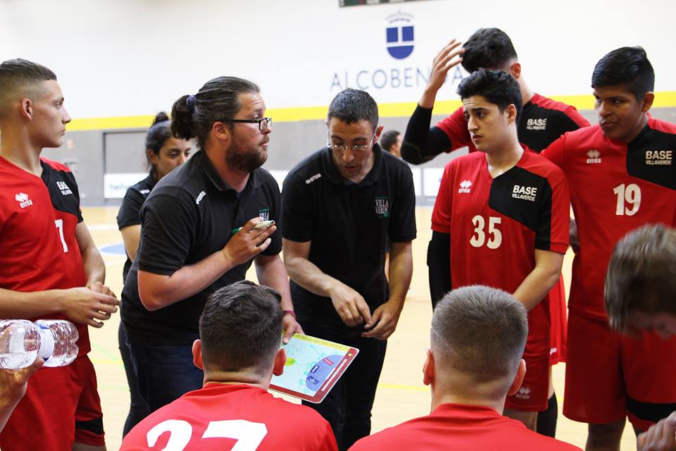 BOLSA DE ENTRENADORES Y ENTRENADORAS