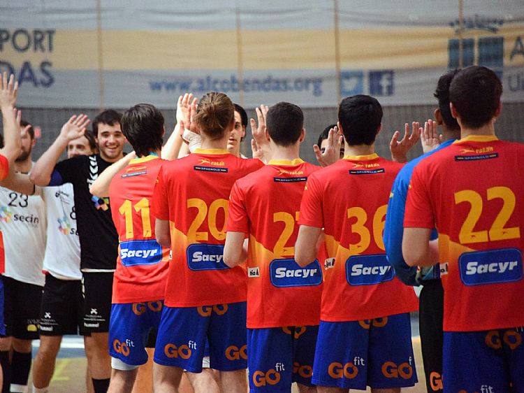 CONVOCATORIAS NACIONALES: ADRIÁN TORRES Y JUAN A. SARIÓ CON LOS JUNIOR Y SERGIO PÉREZ CON LOS JUVENILES