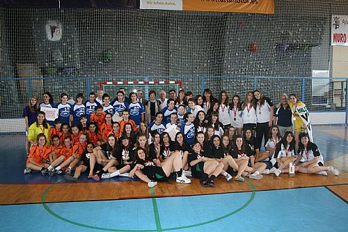 BASE VILLAVERDE EQUIPO CAMPEON 1ª CADETE FEMENINA